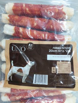 קוואטרו חטיף לכלבים עצמות בקר בציפוי ברווז (20 ס”מ) – 1 ק”ג QUATTRO UNO